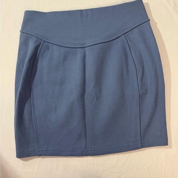 Lululemon Scuba High-Rise Mini Skirt Oasis Blue Size Medium 
NEW WITH TAGS - Picture 6 of 8